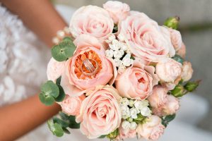 Read more about the article Jak wybrać idealny bukiet ślubny?