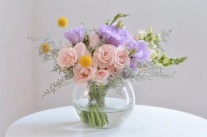 Read more about the article Dostawa kwiatów Bielsko. Jak działa i dlaczego warto z niej skorzystać?